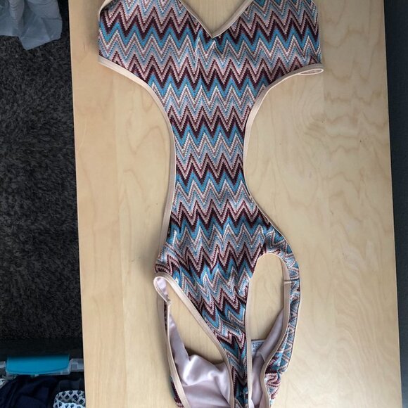 YMI One Piece Swimsuit - Cut Out Sides - Picture 15 of 15